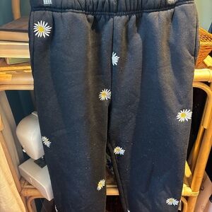 Angel Kiss Wombs Black‎ Daisy Print Sweatpants